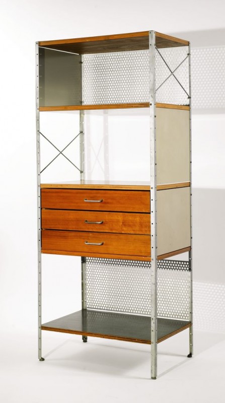 A velha estante de metal revisitada e incrementada